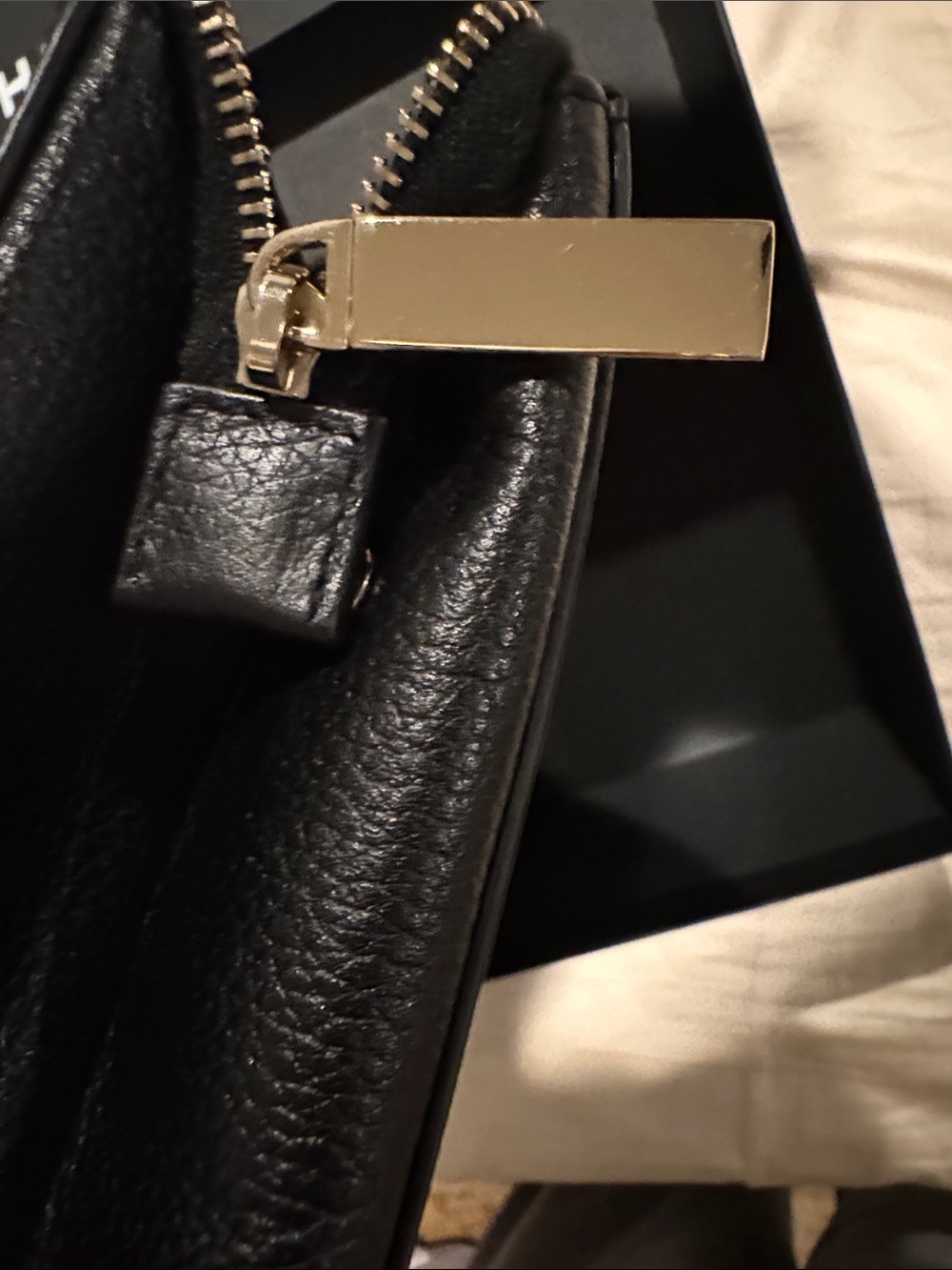CHANEL women Black Leather Pouch with Gold CC Emblem - Picture 14 of 16